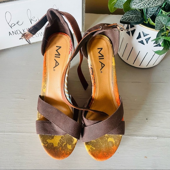 ❌SOLD❌ Mia | boho tribal orange and brown wedge sandals - Picture 4 of 5